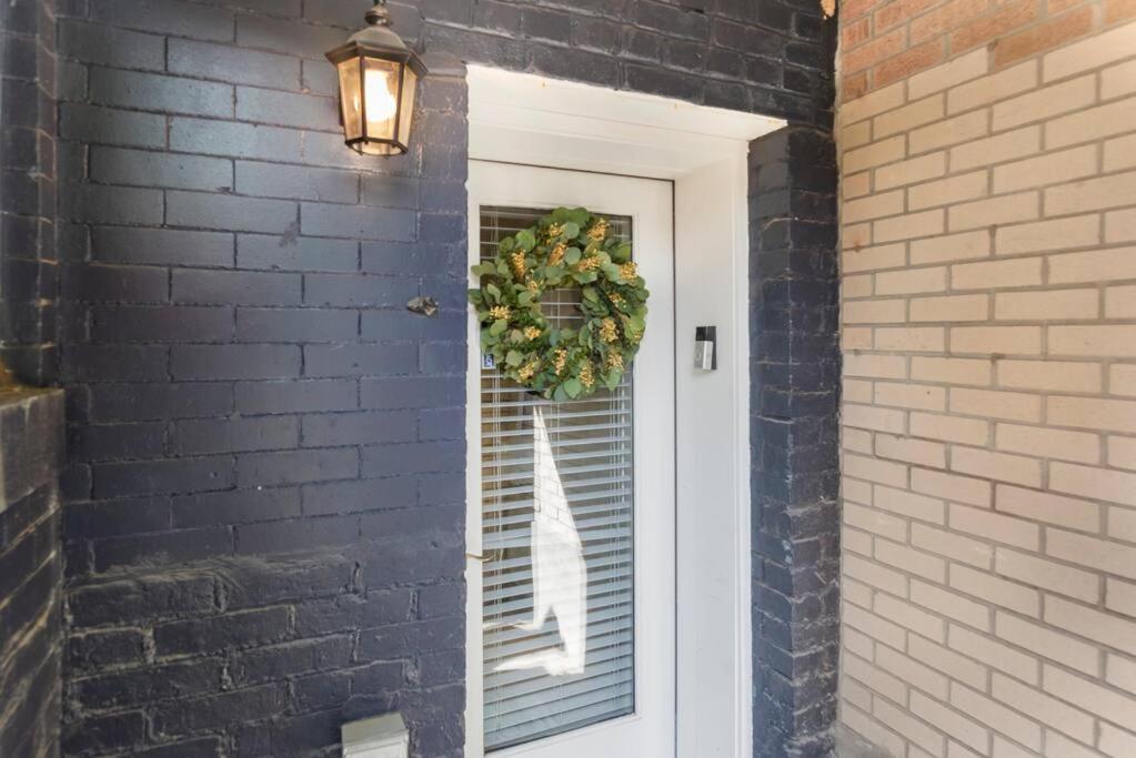 Upscale 2Br Apartment With Patio Washington Exterior photo