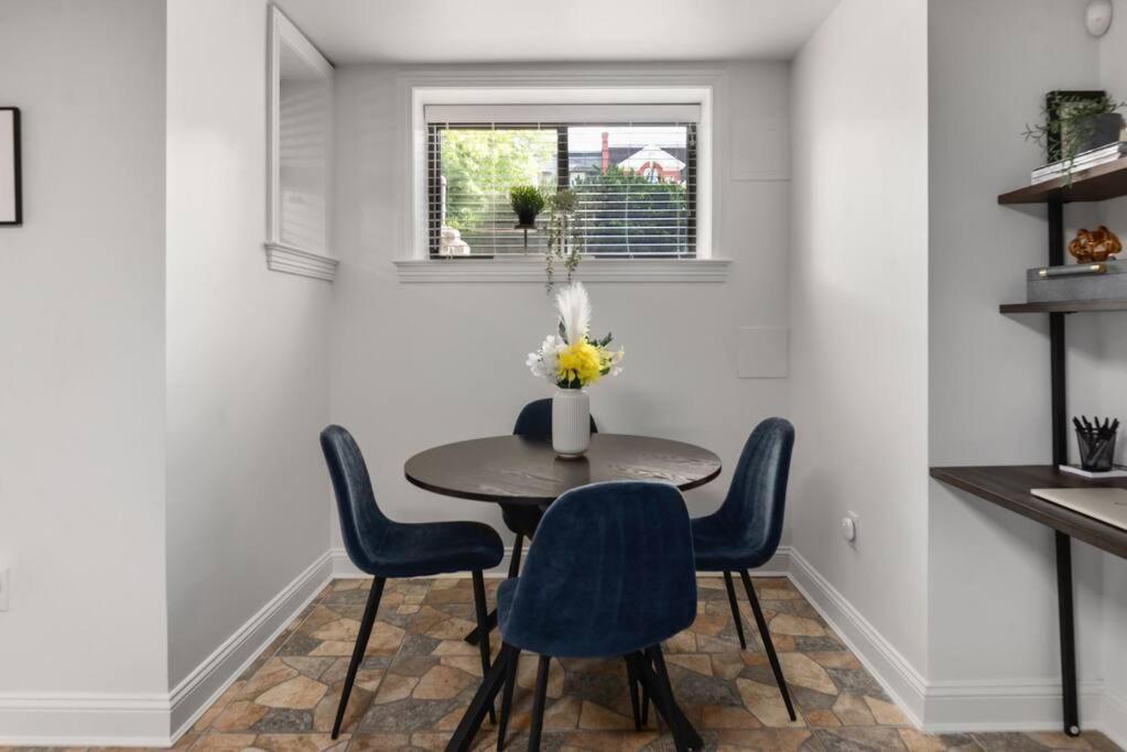 Upscale 2Br Apartment With Patio Washington Exterior photo